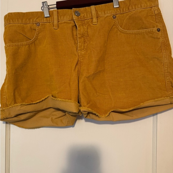 GAP Pants - Corduroy GAP yellow shorts
